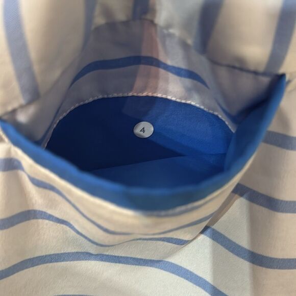 EUC Lululemon Spring Break Away Short Deauville Stripe Pipe Dream Blue White sz4 - Picture 5 of 7